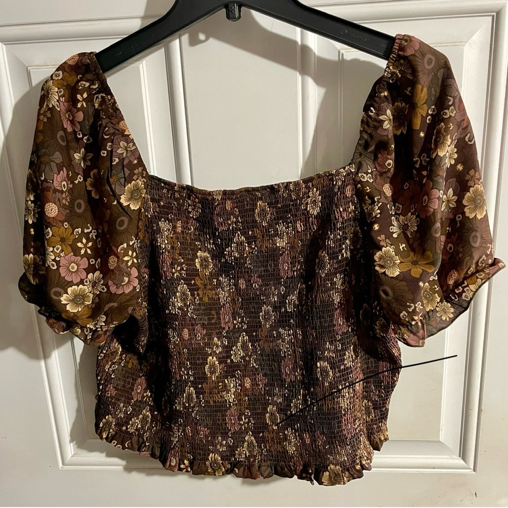Floral Puff Sleeve Smocked Crop Top